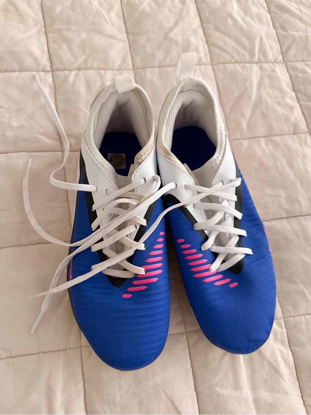 Nike - Size 4 - Junior Phantom 6 Low Academy Soccer Cleats Blue/White/Pink Blast